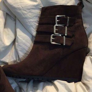 Qupid wedge booties